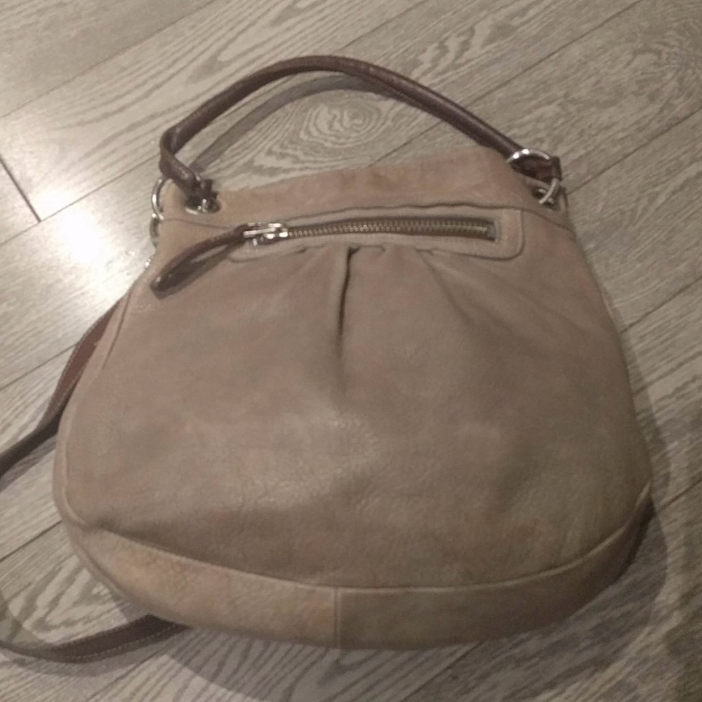 VGUC Roots Olivia leather bag.